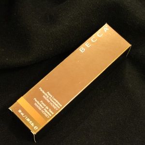 BECCA Aqua Luminous Perfecting Foundation
